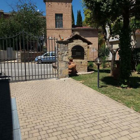 Affittacamere Antonio E Francesca Staggia Luaran gambar